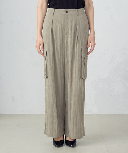 COMME CA ISM（コムサイズム）の「シャカシャカタフタ ワイドシルエット カーゴパンツ（カーゴパンツ・レディース・カーキ/ブラック・LARGE/MEDIUM）」の10枚目の写真