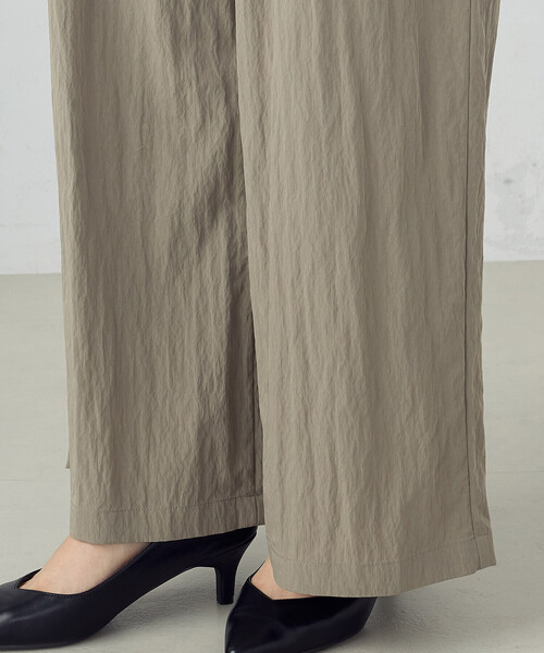 COMME CA ISM（コムサイズム）の「シャカシャカタフタ ワイドシルエット カーゴパンツ（カーゴパンツ・レディース・カーキ/ブラック・LARGE/MEDIUM）」の15枚目の写真