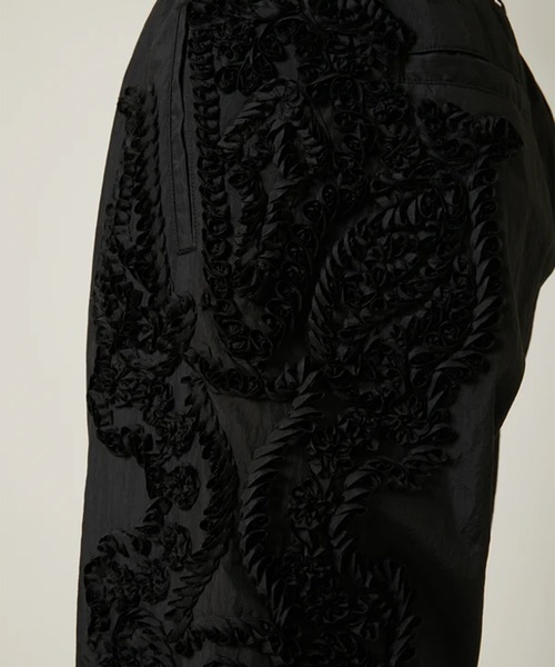 TAAKK(ターク)の「【TAAKK/ターク】TAPE EMBROIDERY PANTS(カーゴパンツ・メンズ・ブラック/カーキ・3/2)」の6枚目の写真