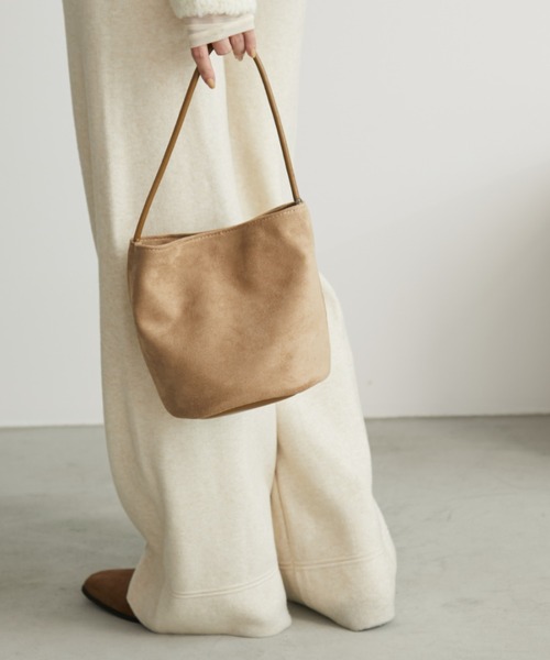 Aunt Marie's（アントマリーズ）の「スエードドワンハンドルバッグ（ハンドバッグ・レディース・ブラック/ベージュ/レッド・FREE）」の2枚目の写真