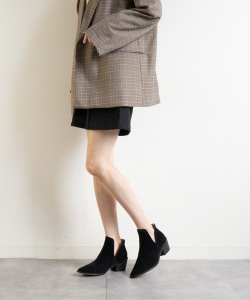 Fabby fabby(ファビィーファビィー)の「サイドVカットブーティー(ブーツ・レディース・ブラック/シルバー/ブラック系その他/グレー/キャメル・LARGE/SMALL/MEDIUM)」の19枚目の写真