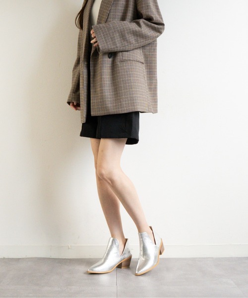 Fabby fabby(ファビィーファビィー)の「サイドVカットブーティー(ブーツ・レディース・ブラック/シルバー/ブラック系その他/グレー/キャメル・LARGE/SMALL/MEDIUM)」の7枚目の写真