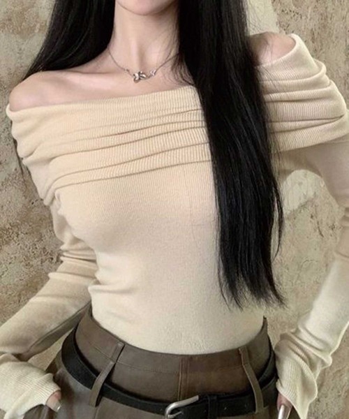 SPIGA（スピーガ）の「オフショルダートップス（Tシャツ/カットソー・レディース・ホワイト/ベージュ/レッド/ブラウン/ピンク/ブラック・FREE）」の4枚目の写真