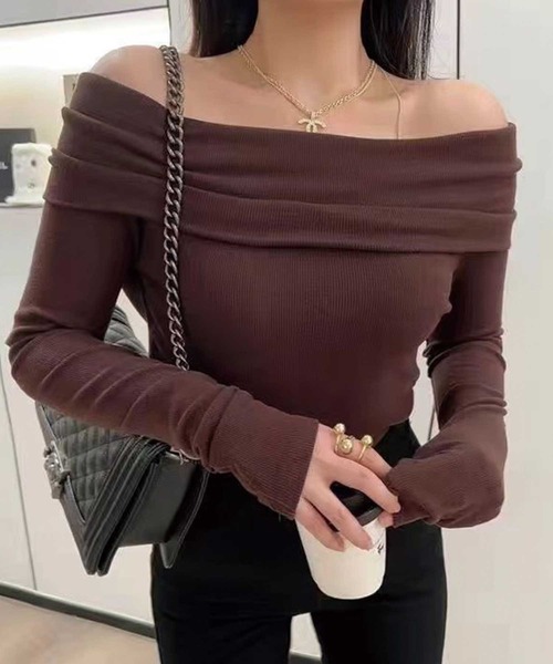 SPIGA（スピーガ）の「オフショルダートップス（Tシャツ/カットソー・レディース・ホワイト/ベージュ/レッド/ブラウン/ピンク/ブラック・FREE）」の3枚目の写真