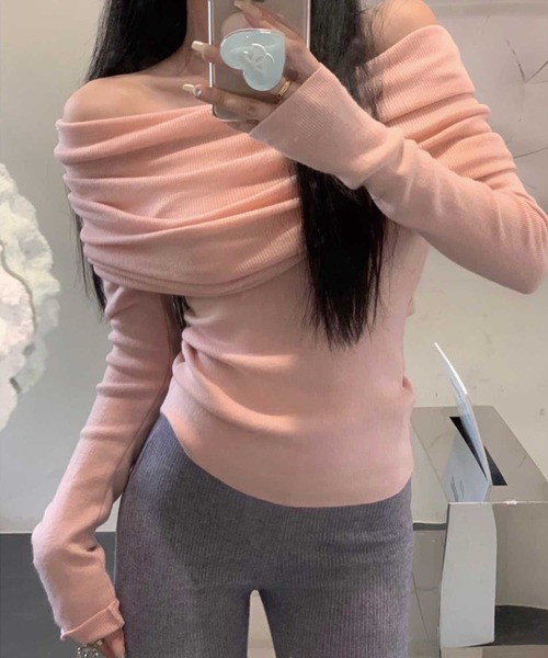 SPIGA（スピーガ）の「オフショルダートップス（Tシャツ/カットソー・レディース・ホワイト/ベージュ/レッド/ブラウン/ピンク/ブラック・FREE）」の5枚目の写真