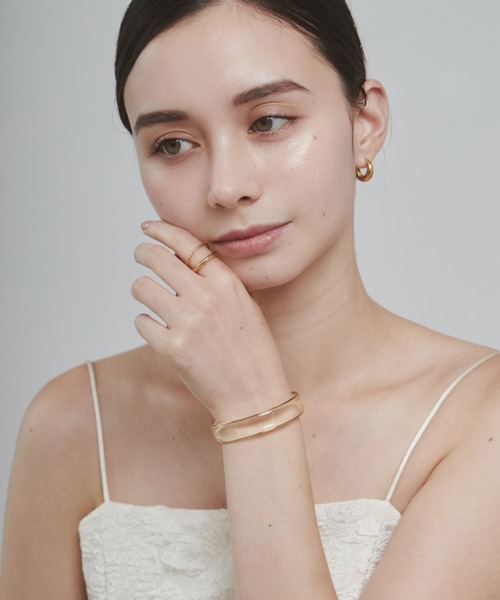 ciite'(シーテ)の「クリアエディション ブレスレット(バングル/リストバンド・レディース・ホワイト/ブラック・FREE)」の13枚目の写真