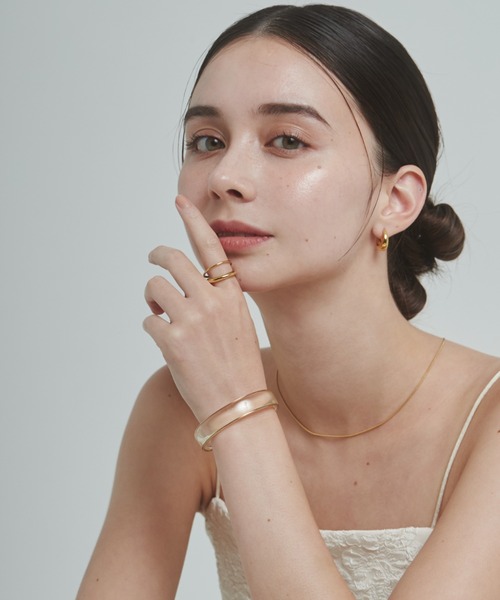 ciite'(シーテ)の「クリアエディション ブレスレット(バングル/リストバンド・レディース・ホワイト/ブラック・FREE)」の6枚目の写真