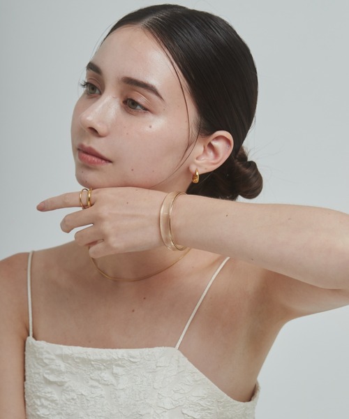 ciite'(シーテ)の「クリアエディション ブレスレット(バングル/リストバンド・レディース・ホワイト/ブラック・FREE)」の7枚目の写真