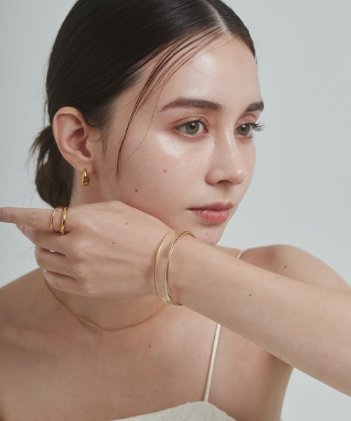 ciite'(シーテ)の「クリアエディション ブレスレット(バングル/リストバンド・レディース・ホワイト/ブラック・FREE)」の8枚目の写真