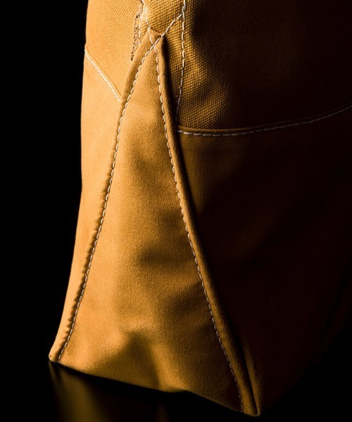 L.L.Bean（エルエルビーン）の「L.L.Bean / 別注 Deep Bottom Leather Handle Zip Tote M（トートバッグ・メンズ・ブラウン/ネイビー・ONE SIZE）」の5枚目の写真