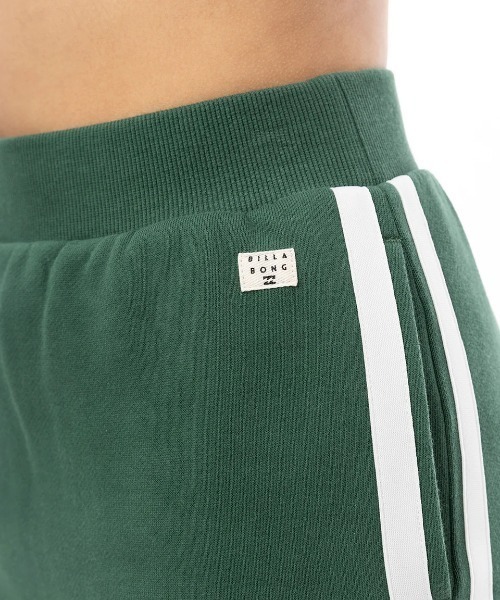 BILLABONG(ビラボン)の「BILLABONG レディース SIDE LINE SWEAT SKIR スカート/ビラボンサイドジッパー付きラインスウェットスカート(スカート・レディース・オフホワイト/グリーン系その他/パープル系その他・MEDIUM/LARGE)」の14枚目の写真
