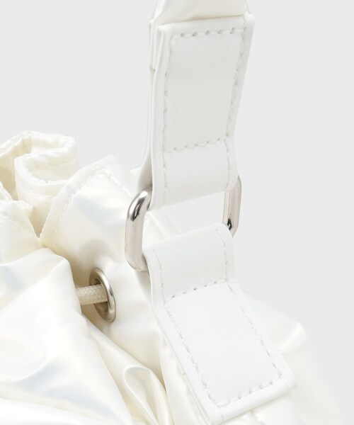 GALLEST(ギャレスト)の「パール調巾着(ハンドバッグ・レディース・シルバー/ゴールド・00)」の7枚目の写真