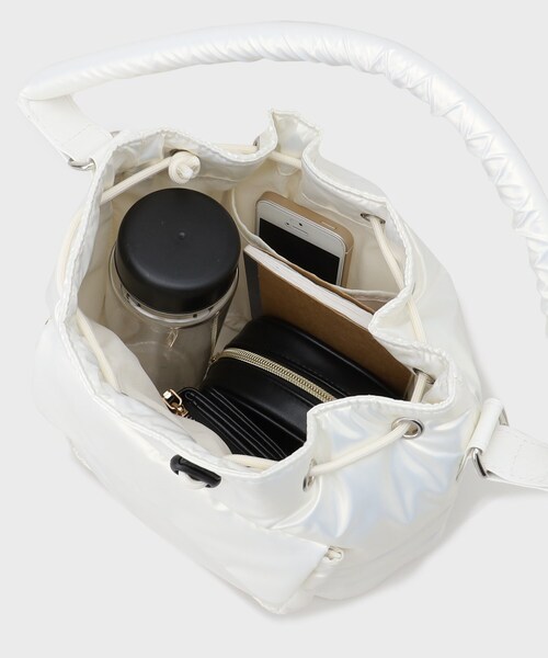 GALLEST(ギャレスト)の「パール調巾着(ハンドバッグ・レディース・シルバー/ゴールド・00)」の11枚目の写真