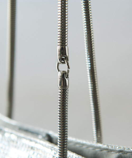 un dix cors(アンディコール)の「【cache cache(カシュカシュ)】スネークチェーンメタリックミニバッグ(トートバッグ・レディース・シルバー/ゴールド・FREE)」の20枚目の写真