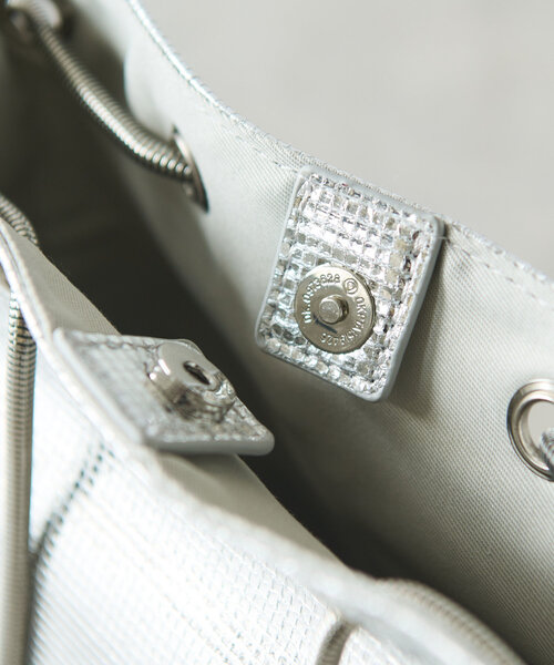 un dix cors(アンディコール)の「【cache cache(カシュカシュ)】スネークチェーンメタリックミニバッグ(トートバッグ・レディース・シルバー/ゴールド・FREE)」の21枚目の写真