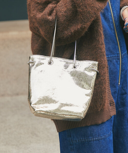 un dix cors(アンディコール)の「【cache cache(カシュカシュ)】スネークチェーンメタリックミニバッグ(トートバッグ・レディース・シルバー/ゴールド・FREE)」の7枚目の写真