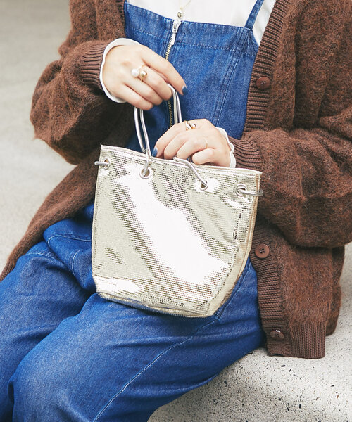 un dix cors(アンディコール)の「【cache cache(カシュカシュ)】スネークチェーンメタリックミニバッグ(トートバッグ・レディース・シルバー/ゴールド・FREE)」の12枚目の写真