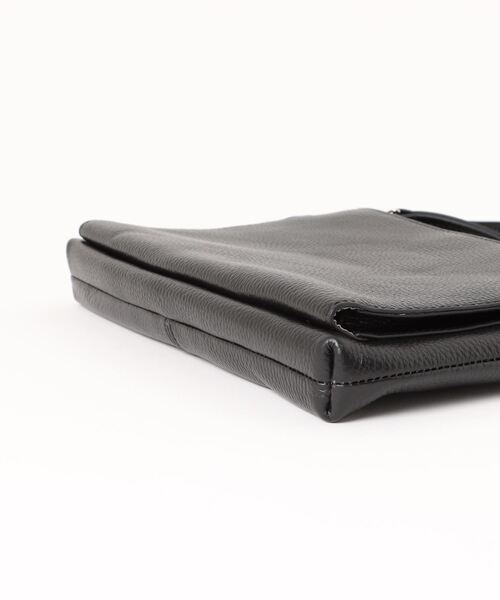 【本革】 収納力抜群！ ユニセックス ショルダーバッグ（ショルダーバッグ）｜relac（レーラック）