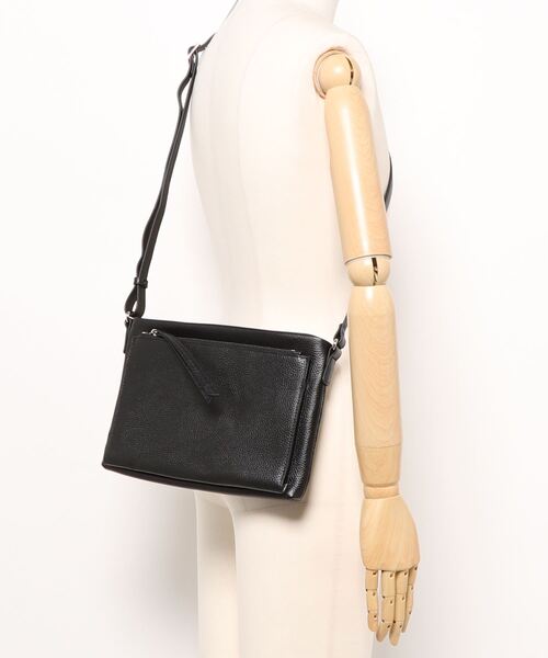 【本革】 収納力抜群！ ユニセックス ショルダーバッグ（ショルダーバッグ）｜relac（レーラック）