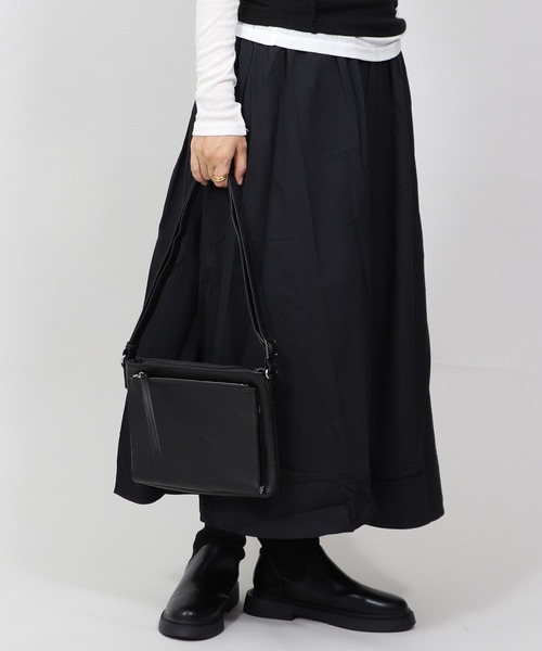 【本革】 収納力抜群！ ユニセックス ショルダーバッグ（ショルダーバッグ）｜relac（レーラック）