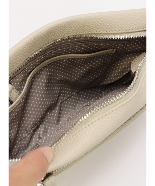 【本革】 収納力抜群！ ユニセックス ショルダーバッグ（ショルダーバッグ）｜relac（レーラック）