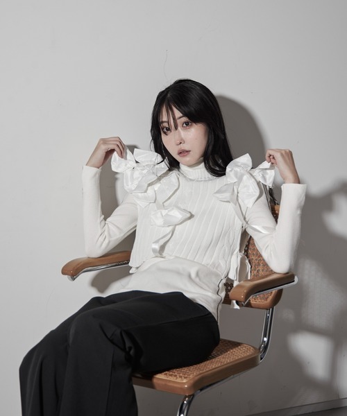 Y/lim（イリム）の「アシメリボンケーブルニットベスト（ベスト・レディース・オフホワイト・F）」の2枚目の写真