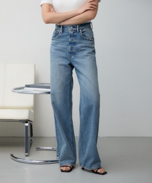 AZUL by moussy(アズールバイマウジー)の「【累計25,000本突破!】【サイズ,身長別画像あり】AZUL DENIM ハイウエストワイドデニム(デニムパンツ・レディース・ライトブルー/ワンウォッシュ/ライトブラック/ブルー/オフホワイト・X-SMALL/SMALL/MEDIUM/LARGE)」の6枚目の写真