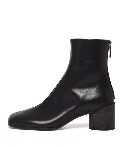 MM6 Maison Margiela（ｴﾑｴﾑｼｯｸｽ ﾒｿﾞﾝ ﾏﾙｼﾞｪﾗ）の「MM6 Maison Margiela (エムエムシックス メゾンマルジェラ) Ankle BOOTS（ブーツ・レディース・ブラック・38/39）」の2枚目の写真