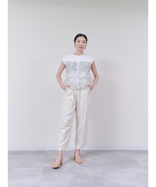 DOLLUPOOPS（ドールアップウップス）の「ヘムフラワー刺繍ティアードトップス（シャツ/ブラウス・レディース・ライトグレー/ネイビー・38）」の6枚目の写真