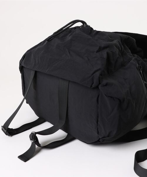 SPINNS(スピンズ)の「ナイロンリュック/コード(バックパック/リュック・メンズ・ブラック/オフホワイト・ONESIZE)」の11枚目の写真