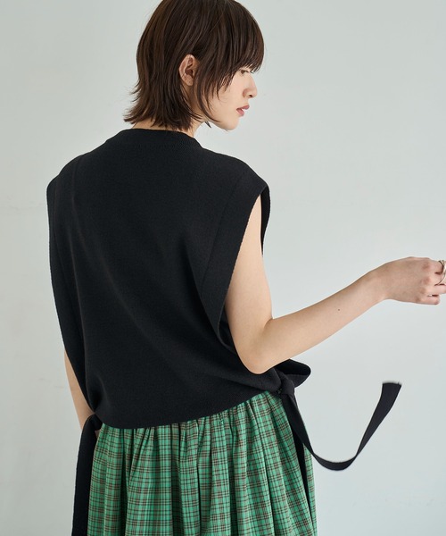 meilmada（メイルマダ）の「サイドリボンニットベスト（ベスト・レディース・ベージュ/ブラック/チャコールグレー・FREE）」の11枚目の写真