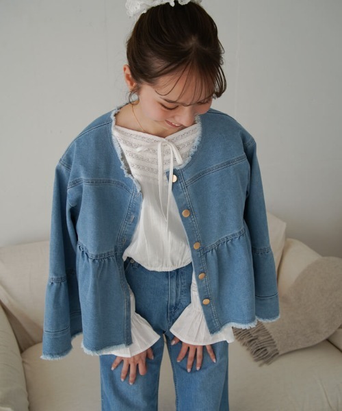 flower（フラワー）の「デニムフレアジャケット（ノーカラージャケット・レディース・ブルー・FREE）」の2枚目の写真