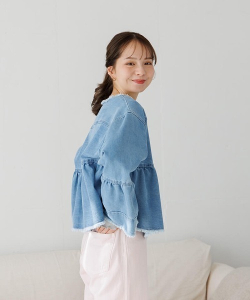 flower（フラワー）の「デニムフレアジャケット（ノーカラージャケット・レディース・ブルー・FREE）」の11枚目の写真