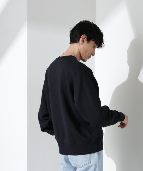 NANO universe（ナノユニバース）の「｢KELTY×NANO universe｣ミニロゴクルーネックスウェット（スウェット・メンズ・グレー/ブラック・L/M/S）」の5枚目の写真