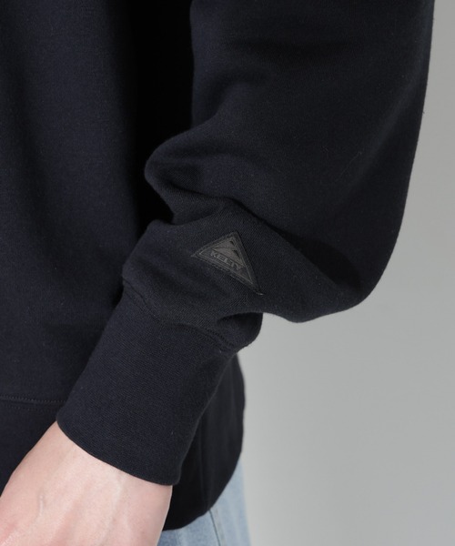 NANO universe（ナノユニバース）の「｢KELTY×NANO universe｣ミニロゴクルーネックスウェット（スウェット・メンズ・グレー/ブラック・L/M/S）」の22枚目の写真