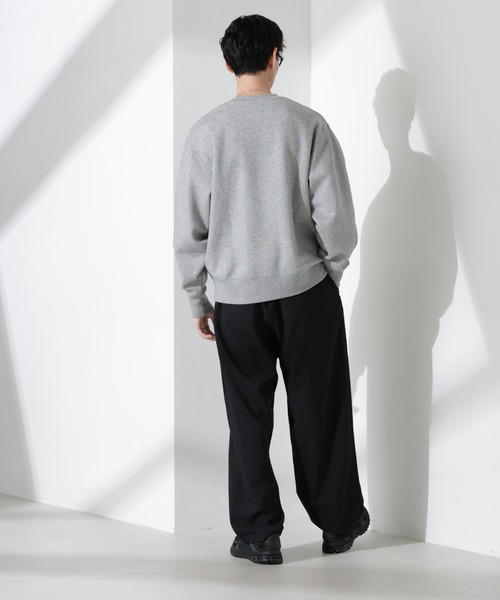 NANO universe（ナノユニバース）の「｢KELTY×NANO universe｣ミニロゴクルーネックスウェット（スウェット・メンズ・グレー/ブラック・L/M/S）」の17枚目の写真