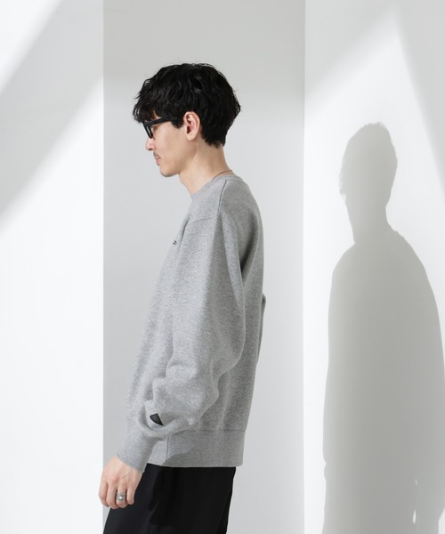 NANO universe（ナノユニバース）の「｢KELTY×NANO universe｣ミニロゴクルーネックスウェット（スウェット・メンズ・グレー/ブラック・L/M/S）」の12枚目の写真
