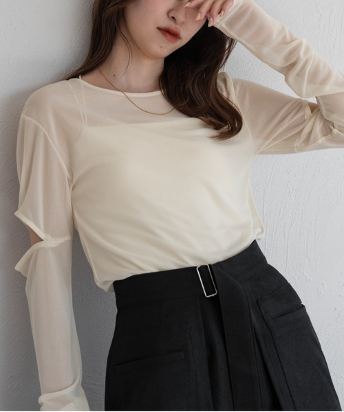 raffime(ラフィミー)の「【Raffime】スリット入りシアートップス(Tシャツ/カットソー・レディース・ブラック/ライトイエロー/オフホワイト・フリー)」の3枚目の写真