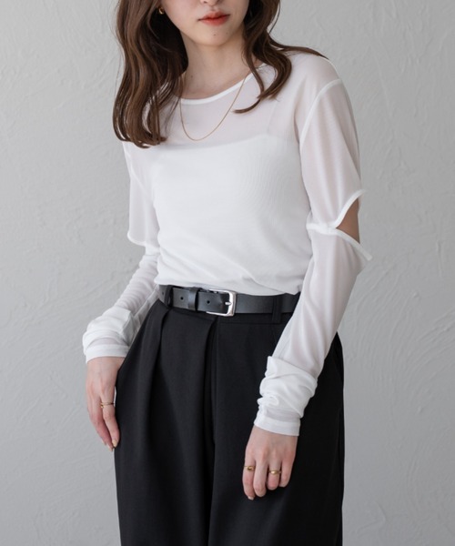 raffime(ラフィミー)の「【Raffime】スリット入りシアートップス(Tシャツ/カットソー・レディース・ブラック/ライトイエロー/オフホワイト・フリー)」の4枚目の写真