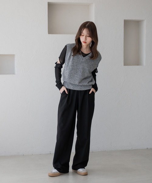 raffime(ラフィミー)の「【Raffime】スリット入りシアートップス(Tシャツ/カットソー・レディース・ブラック/ライトイエロー/オフホワイト・フリー)」の10枚目の写真