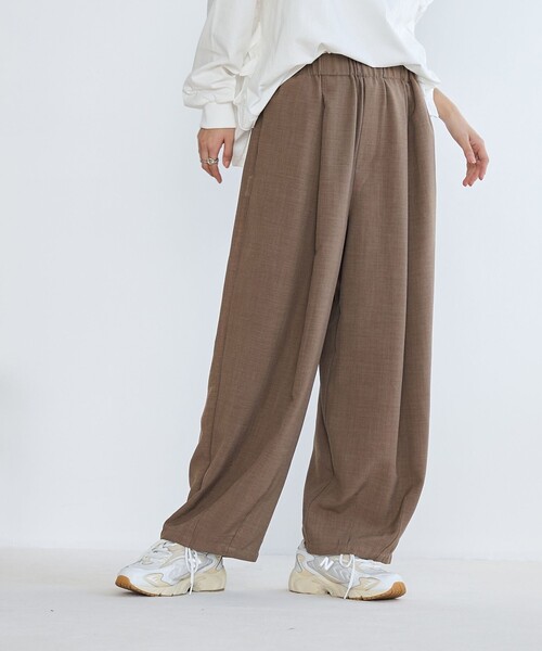 coen（コーエン）の「リネンタッチ ポリエステル イージー カーブパンツ（スラックス・レディース・ナチュラル/ブラック/ベージュ・M/L）」の2枚目の写真