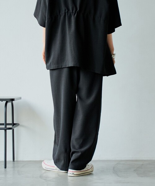 coen（コーエン）の「リネンタッチ ポリエステル イージー カーブパンツ（スラックス・レディース・ナチュラル/ブラック/ベージュ・M/L）」の6枚目の写真