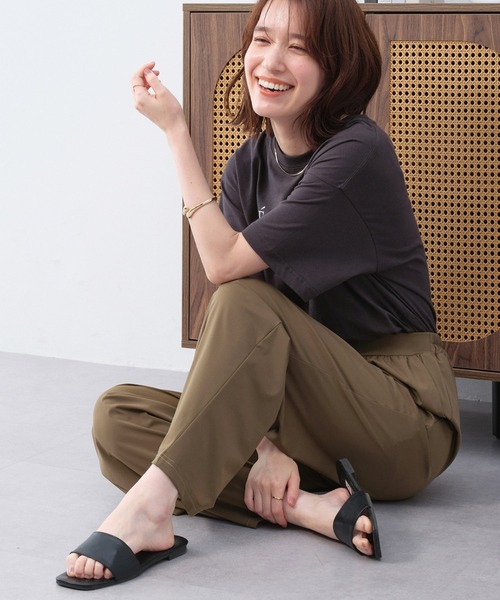 Viola e Viola(ヴィオラエヴィオラ)の「≪接触冷感/ストレッチ≫さらテロ楽ちんストレートパンツ(レギュラー丈)(その他パンツ・レディース・ダークブルー/ネイビー/ブラック/カーキ・3L/LL/L/M/4L/5L)」の13枚目の写真