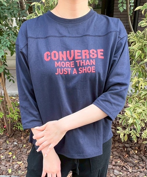 CONVERSE(コンバース)の「【CONVERSE/コンバース】天竺 裾ラウンド/袖切替 プリント8分袖Tシャツ(Tシャツ/カットソー・レディース・グリーン系1/グリーン系2/ホワイト系1/ブラック/スミクロ/ネイビー/ホワイト系2/オートミール・M/L)」の2枚目の写真