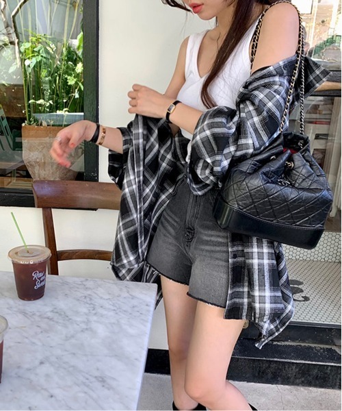 on:nue(オンニュ)の「【on:nue】バックオープンルーズチェックシャツ(シャツ/ブラウス・レディース・ブラック/ブルー・FREE)」の14枚目の写真