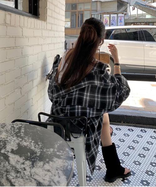 on:nue(オンニュ)の「【on:nue】バックオープンルーズチェックシャツ(シャツ/ブラウス・レディース・ブラック/ブルー・FREE)」の17枚目の写真