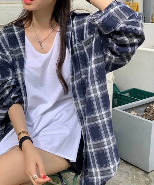 on:nue(オンニュ)の「【on:nue】バックオープンルーズチェックシャツ(シャツ/ブラウス・レディース・ブラック/ブルー・FREE)」の11枚目の写真