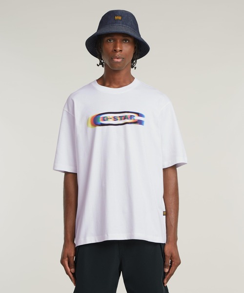 G-STAR(ジースター)の「Color Shift Old Skool Logo Boxy T-Shirt/オーバーサイズグラフィックロゴTシャツ(Tシャツ/カットソー・メンズ・ダークブラック/ホワイト・X-SMALL/SMALL/MEDIUM/LARGE/X-LARGE)」の2枚目の写真