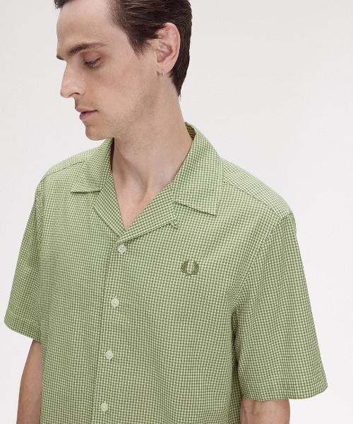 FRED PERRY(フレッドペリー)の「Micro Gingham Seersucker Shirt/マイクロギンガムシアサッカーシャツ(シャツ/ブラウス・メンズ・サックスブルー/ライトオリーブ・L/M/S)」の5枚目の写真