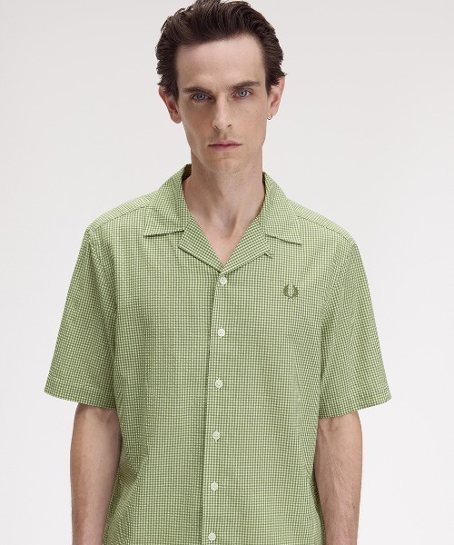 FRED PERRY(フレッドペリー)の「Micro Gingham Seersucker Shirt/マイクロギンガムシアサッカーシャツ(シャツ/ブラウス・メンズ・サックスブルー/ライトオリーブ・L/M/S)」の4枚目の写真